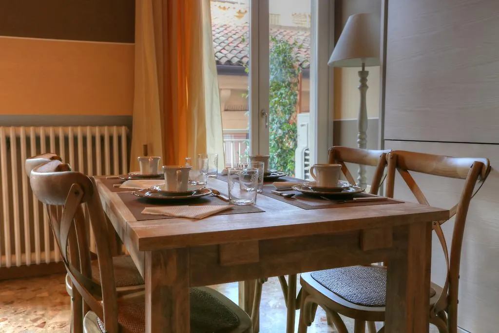 La Casetta Di Lina Bed & Breakfast Verona בית הארחה