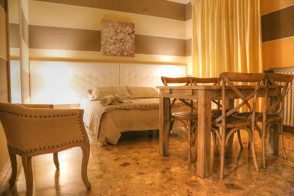 *** בית הארחה La Casetta Di Lina Bed & Breakfast Verona איטליה