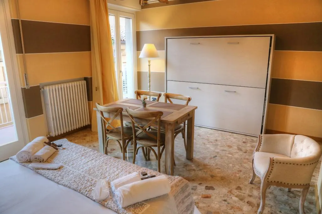 בית הארחה La Casetta Di Lina Bed & Breakfast Verona